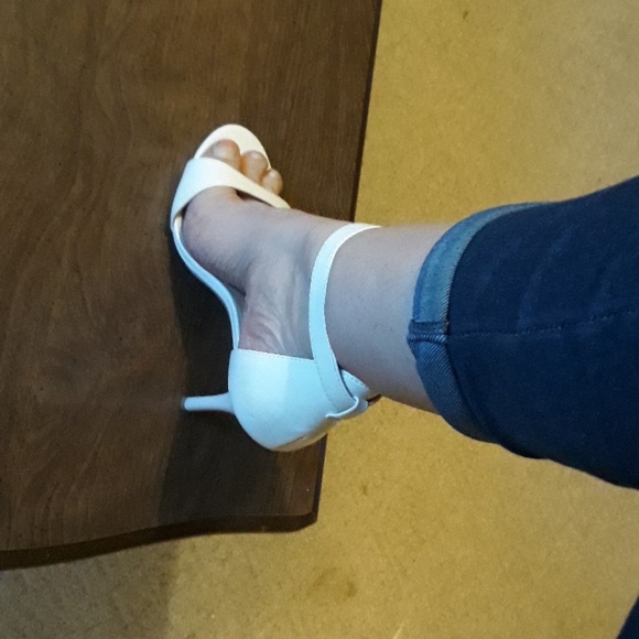 Shoes - Picture 3 of 4